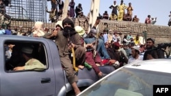 Menekülés Kabulból a tálib hatalomátvétel után