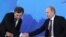 Ідеолог Кремля щодо війни проти України Владислав Сурков і очільник Росії Володимир Путін. Фото від 2012 року