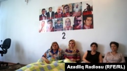 В Баку продолжается голодовка 12 членов Общественной палаты Азербайджана