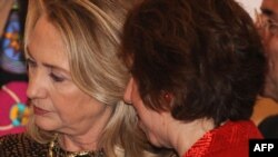 Hillary Clinton dhe Catherine Ashton (Foto nga arkivi)