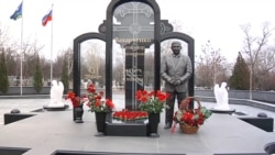 Колишній ватажок угруповання «ДНР» тепер стоїть у повний зріст на цвинтарі «Донецьке море»