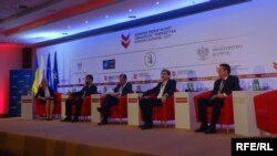 Учасники польсько-українського конгресу, присвяченого питанням обороноздатності та енергетики, Варшава, 20 квітня 2017 року