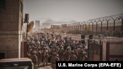 La aeroportul din Kabul operațiunile de evacuare se intensifică