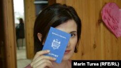 Жынысын өзгөрткөндөн кийин жаңы паспорт алуу. Молдова. 28-март, 2013-жыл. 