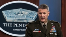 Major general William Taylor tokom konferencije Pentagona