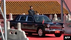 ჩინეთის პრეზიდენტი სი ძინპინი პეკინში სამხედრო აღლუმზე. 2015 წლის 3 სექტემბერი