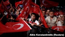 Эрдоганды жана өкмөттү колдогон демонстрация. Анкара, 20-июль, 2016-жыл.