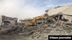 Снесенный трехэтажный жилой комплекс в Мирзо-Улугбекском районе города Ташкента.  