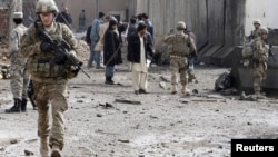 گشت سربازان آمریکایی در شهر قندهار