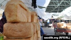 Если учесть масштабы закупок и расходы на перевозку, хранение и все слагаемые издержек, то булка хлеба в Абхазии должна стоить 20 рублей