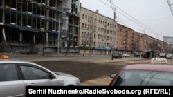 Наслідки російських обстрілів по району станції метро «Лук’янівська» в Києві, фото ілюстративне