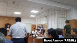 Фото из зала суда. 7 августа. 