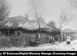 Сільські будинки в Україні кінця 1800-х або початку 1900-х років