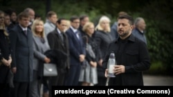 Președintele Ucrainei, Volodimir Zelenski, în timpul unei slujbe de pomenire a victimelor masacrului de la Babân Iar - 29 septembrie 2025