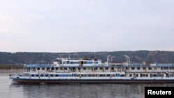 Russian President Dmitry Medvedev has described Soviet-era cruise ships like the ill-fated "Bulgaria" as "rusty old tubs."