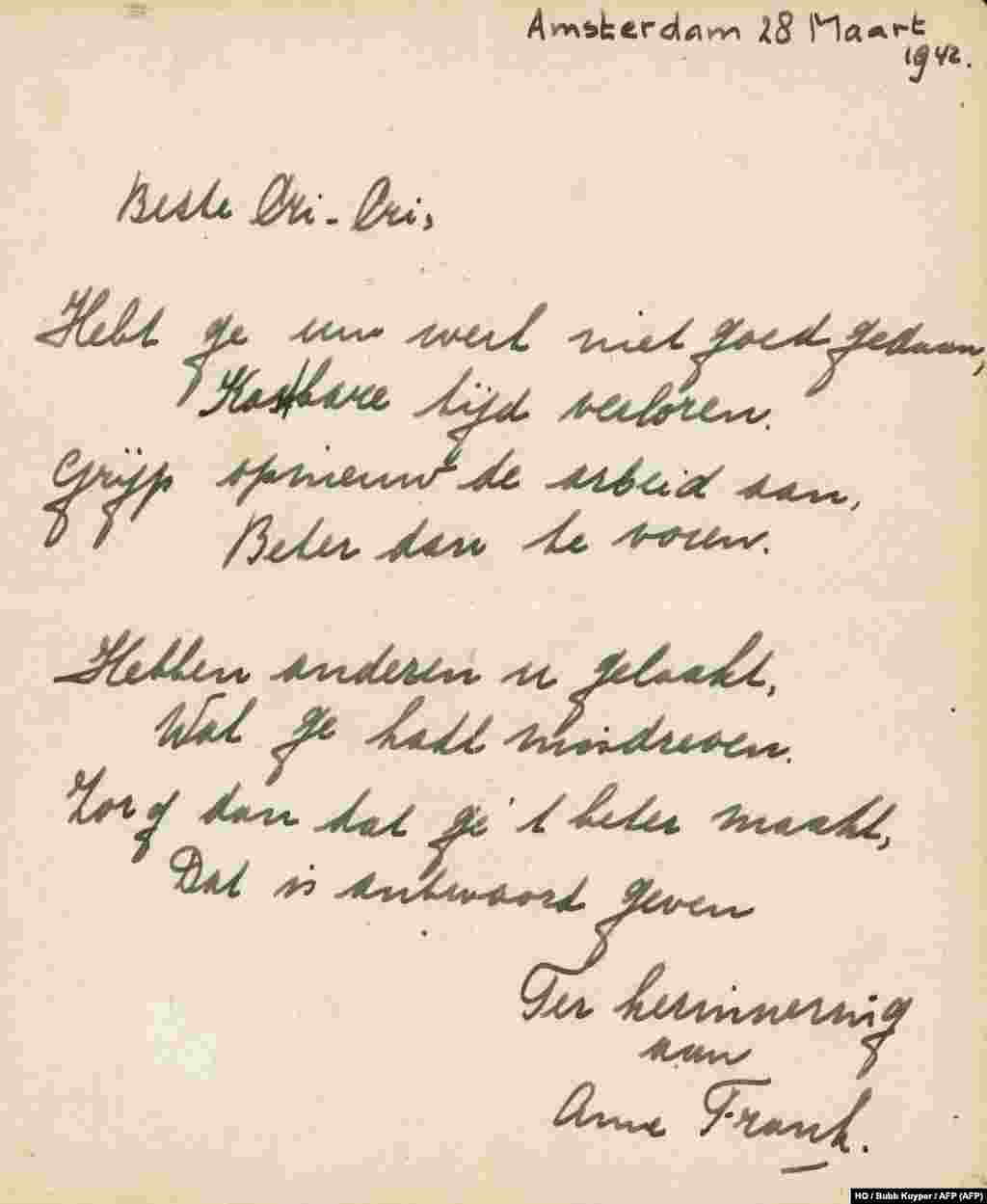 Anne Frank egy árverésre került verse. Anne tizenharmadik születésnapjára, 1942. június 12-én kapta a naplóját, amelybe attól kezdve egészen 1944. augusztus 1-ig írta bejegyzéseit