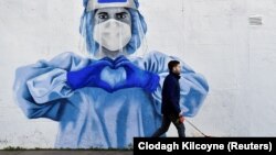 Evropski centar za prevenciju i kontrolu bolesti savjetovao je zemljama da pređu na rutinsko upravljanje COVID-19 krize nakon što se završi akutna faza pandemije. Foto: Dablin, Irska, 12. januar 2022. 