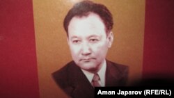 Кыргыз эл акыны Эсенгул Ибраев (16.3.1933 – 05.8.2005).