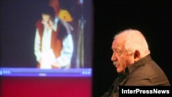 რობერტ სტურუა