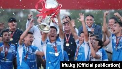 "Нефтчи" клубунун оюнчулары. 18-сентябрь, 2021-ж. Баткен шаары.