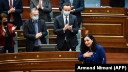 Вйоса Османи президент болуп шайланган учур, Приштина, 4-апрель, 2021-жыл.