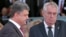 Президент Украины Петр Порошенко (л) и президент Чехии Милош Земан