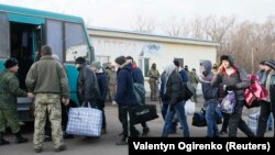 Під час обміну заручниками біля міста Бахмут, Донецька область, 27 грудня 2017 року