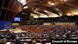 Hemiciclu, sala de şedinţe a APCE de la Strasbourg