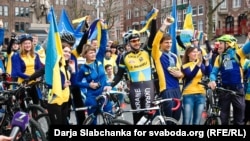 Акція у столиці Нідерландів на підтримку Угоди про асоціацію України та Євросоюзу. Амстердам, 3 квітня 2016 року