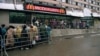 Очередь в Москве в день открытия американского ресторана McDonald's. 1 февраля 1992 года.