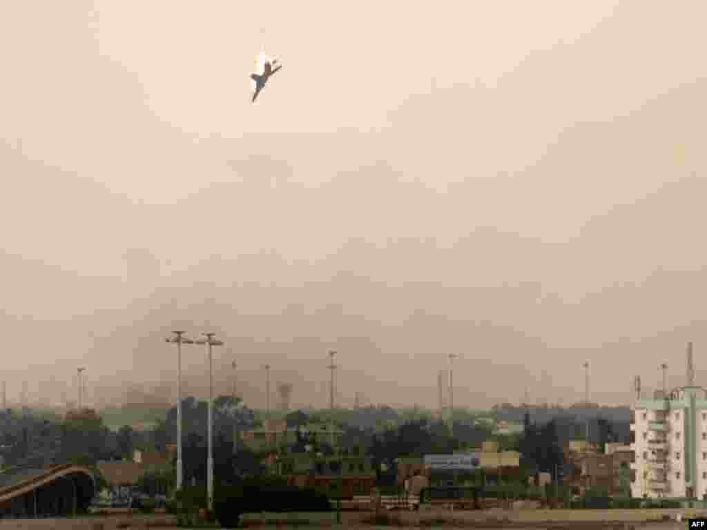 Борбен авион соборен над либискиот град Бенгази