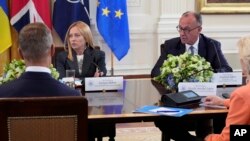 «Вимога Росії, щоб Київ віддав вільні частини Донбасу, якщо говорити відверто, відповідає пропозиції, щоб США віддали Флориду», – сказав Мерц 