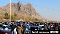 Авторынок "Жапалак". г.Ош. 10 ноября 2014 г.