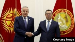 Сирожиддин Мухриддин жана Садыр Жапаров. 