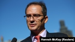 Христо Грозев говори пред журналисти в Лондон, Великобритания през 2018 г. Снимката е илюстративна. 