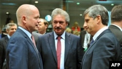 ევროკავშირის საგარეო საქმეთა მინისტრთა საბჭოს წევრები ბრიუსელში, სირიის საკითხზე გამართული შეხვედრის წინ (27 მაისი)