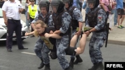 Затримання демонстранта в Москві, Росія, червень 2019 року