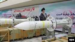 سپاه بارها تصاویری از آزمایش موشک‌هایی را نشان داده که بر روی آنها شعار «اسرائیل باید از صفحه روزگار محو شود» حک شده است