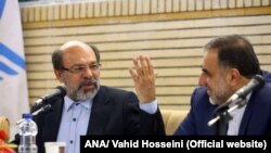 حمید میرزاده (چپ) رئیس برکنار شده دانشگاه آزاد، در کنار جانشینش علی‌محمد نوریان