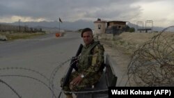 Кабулдун түндүгүндөгү Баграм аба базасынын жанындагы текшерүү пункту, 29-апрель 2021-жыл.