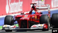 Победитель Гран-При Европы, гонщик Ferrari Фернандо Алонсо. Валенсия, 24 июня 2012 г