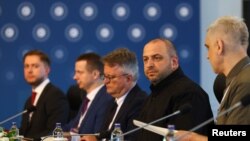 За словами Умєрова, у питанні звільнення військовополонених сторони домовилися зосередитися на конкретних категоріях, а не на цифрах. 