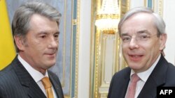 Президент Віктор Ющенко під час зустрічі з Президентом ЄБРР Томасом Міровим, Київ, 18 лютого 2009 р.