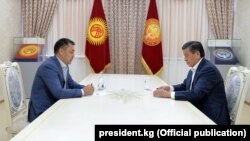 «Ала-Арча» мамлекеттик резиденциясындагы Сооронбай Жээнбеков менен Садыр Жапаровдун жолугушуусу. 2020-жылдын 13-октябры.