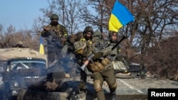 Ілюстраційне фото. Українські військові біля Дебальцева. Лютий 2015 року