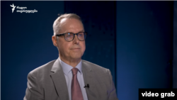 გერმანიის ელჩმა, პეტერ ფიშერმა რადიო თავისუფლების შეკითხვებს უპასუხა.