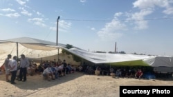 Казакстан. Жаңы-Өзөн шаарындагы "Казпромтехкомпани" жумушчуларынын иш таштоосу. 22-июль, 2021-жыл. 