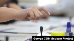 Pe 4 aprilie a început campania electorală pentru prezidențiale.