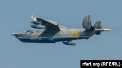 Російський військовий літак-амфібія Бе-12 над Севастополем. Архівне фото