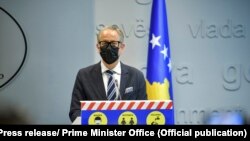 Arben Vitia, ministar zdravlja Kosova, navodi da su na početku pandemije informacije sa bolnicama u većinski srpskim sredinama i centralne kosovske vlasti razmenjivale. U međuvremenu ta dobra praksa je prekinuta, navodi on.